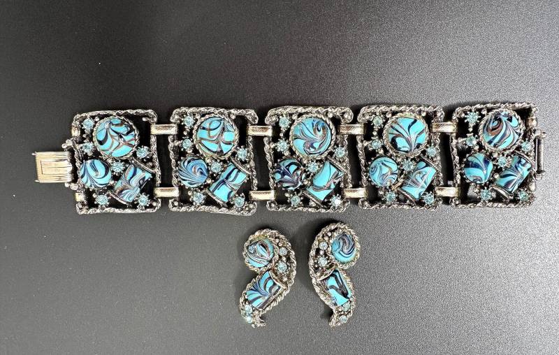 Vintage Selro Armband & Ohrringe Mit Blauen Strasssteinen Und Lucite Perlen von GreenHorseCollection