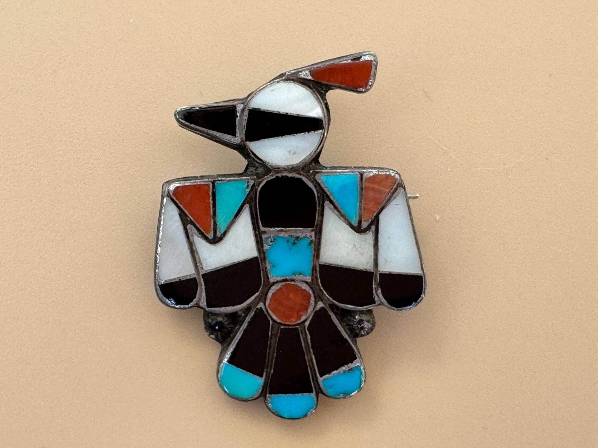 Vintage Zuni Thunderbird Pin, Anstecknadel, Türkis, Perlmutt, Koralle Inlay von GreenHorseCollection
