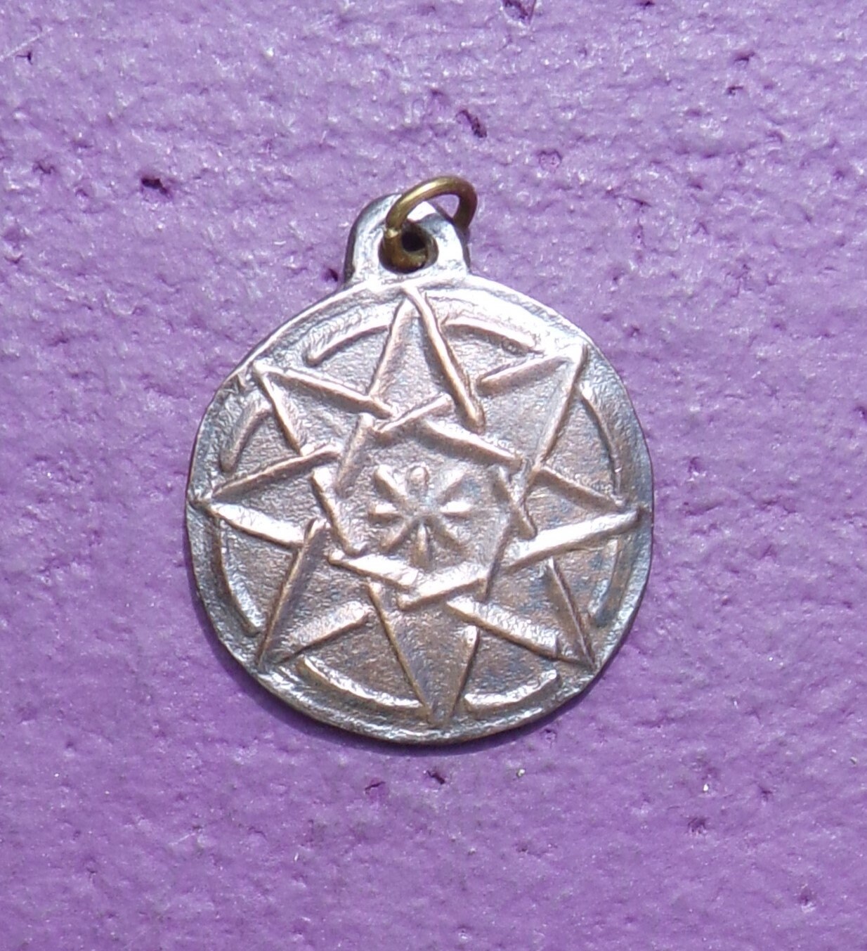 Achtzackige Sterne Bronze Anhänger Achtzackige Sterne Bronze Anhänger von GreenManJewellery