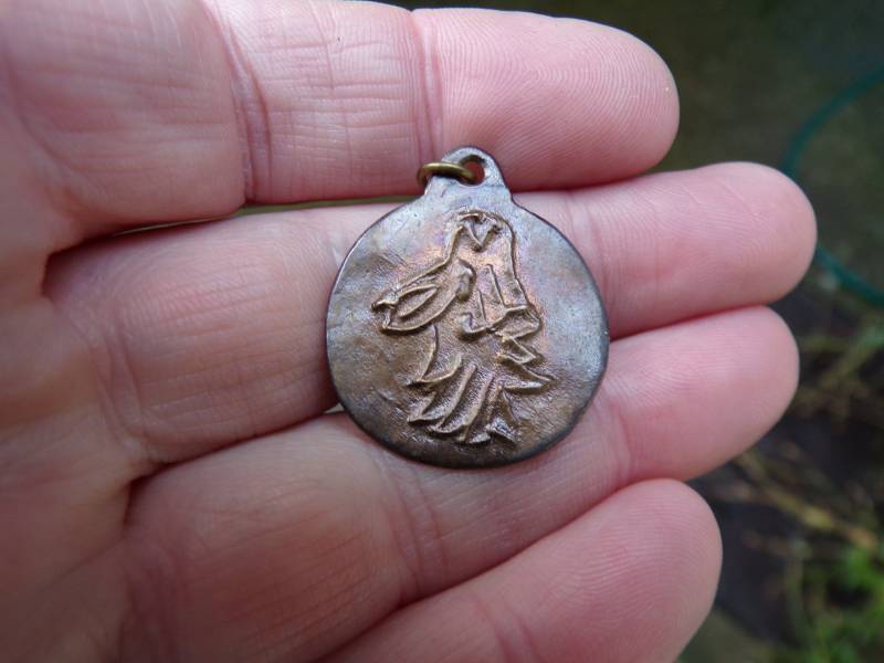 Howling Moon Wolf Bronze Anhänger Howling Moon Wolf Bronze Anhänger von GreenManJewellery