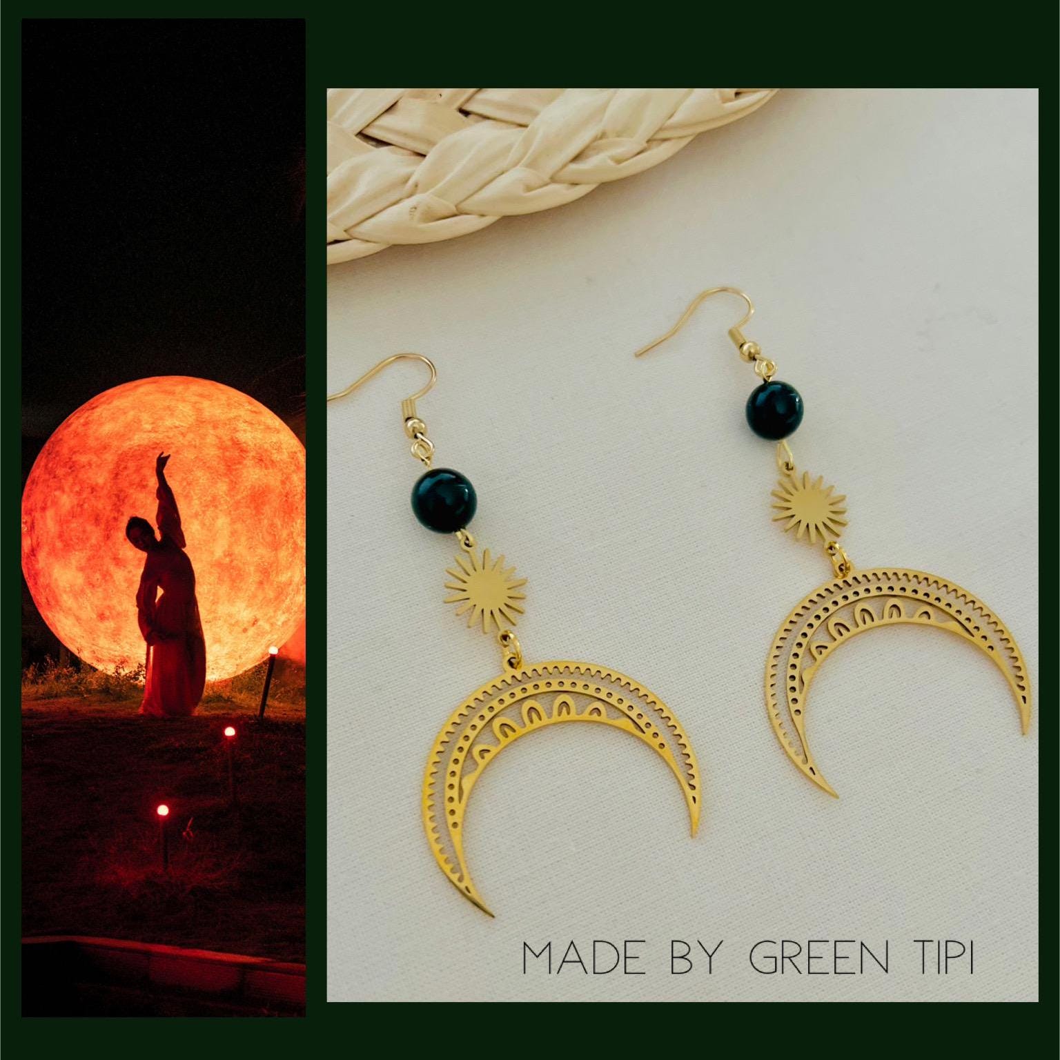 Halbmond Ohrringe Mit Jade Edelsteinen Spiritueller Schmuckstatement Hippie Ohrringespirituelles Geschenkgoldene Mond Hängend Halbmond Ohrringe Mit Jade Edelsteinen Spiritueller Schmuckstatement Hippie Ohrringespirituelles Geschenkgoldene Mond Hängend von GreenTipi