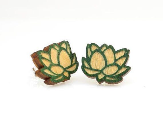 Lotus Ohrstecker - Laser Cut Ohrringe Aus Wiederaufforstem Holz von GreenTreeJewelry