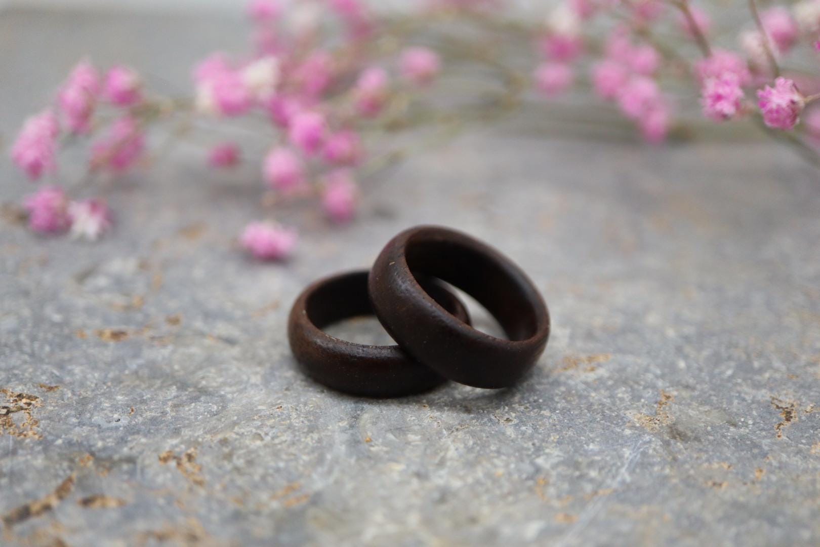 Individuelle Ringe Aus Nussbaum Holz von GreenfoxCreationsDE