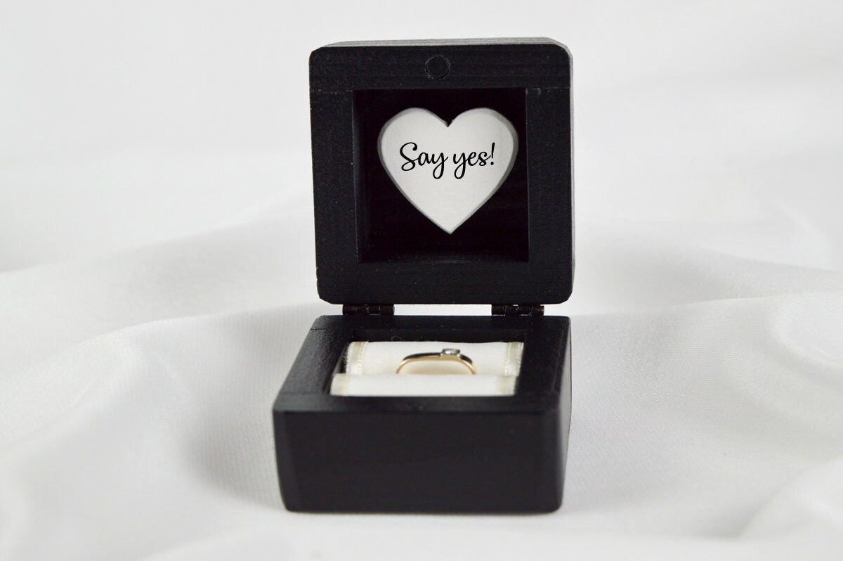 Schwarze Verlobungsringbox, Vorschlagsringbox, Trauringbox, Heirate Mich Ringkasten, Personalisierte Ringbox Schwarze Verlobungsringbox, Vorschlagsringbox, Trauringbox, Heirate Mich Ringkasten, Personalisierte Ringbox von GregolinoWedding