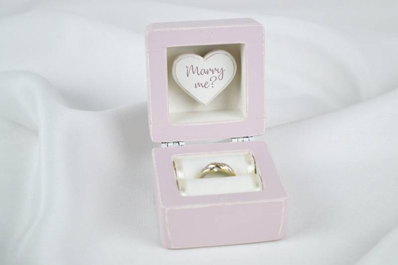 staubiger Lavendel Verlobungs Ringkästchen, Vorschlag Ringschachtel, Heirate Mich Ring Box, Jubiläumsgeschenk. Personalisierte Ringbox staubiger Lavendel Verlobungs Ringkästchen, Vorschlag Ringschachtel, Heirate Mich Ring Box, Jubiläumsgeschenk. Personalisierte Ringbox von GregolinoWedding