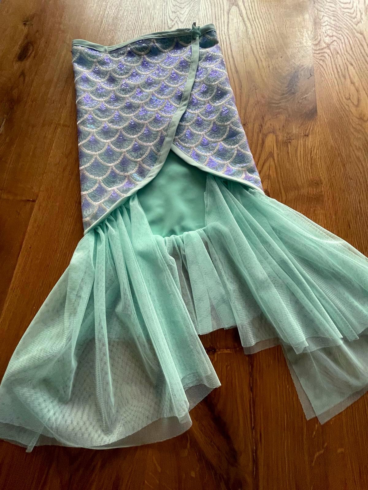 Meerjungfrauenrock, Nixe, Rock, Meerjungfrau, Mermaid, Nixenkostüm, Kinderkostüm, Halloween, Fischkostüm, Halloweenkostüm, Verkleidung Meerjungfrauenrock, Nixe, Rock, Meerjungfrau, Mermaid, Nixenkostüm, Kinderkostüm, Halloween, Fischkostüm, Halloweenkostüm, Verkleidung von Gretapumpeta