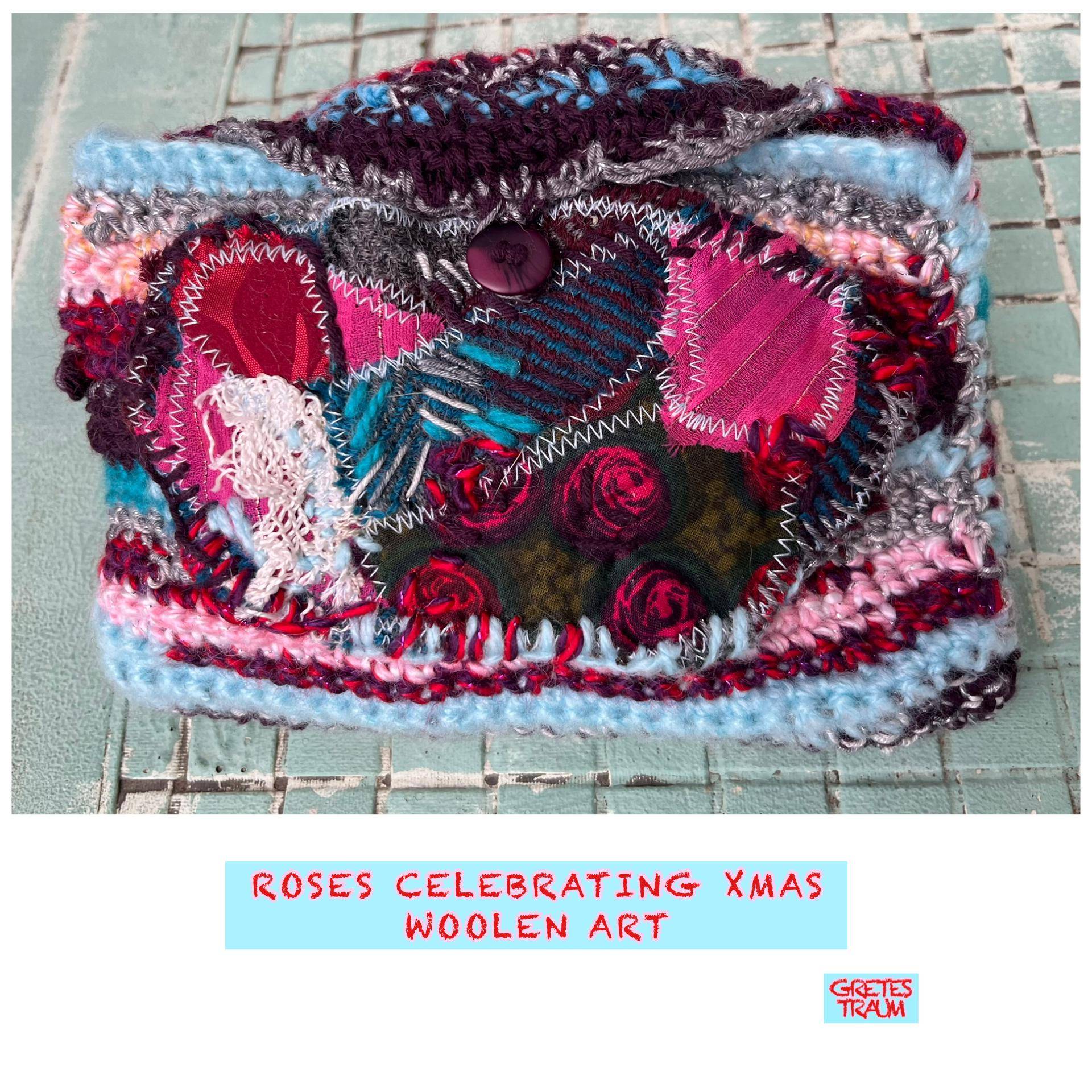 Tasche, Schmuck, Kosmetik, Boho, Gehäkelt, Rot Rosa Türkis, Lurex, Roses Celebrating Xmas, Unikat Handgemacht, Unique Art, Geschenke Frauen von GretesTraum