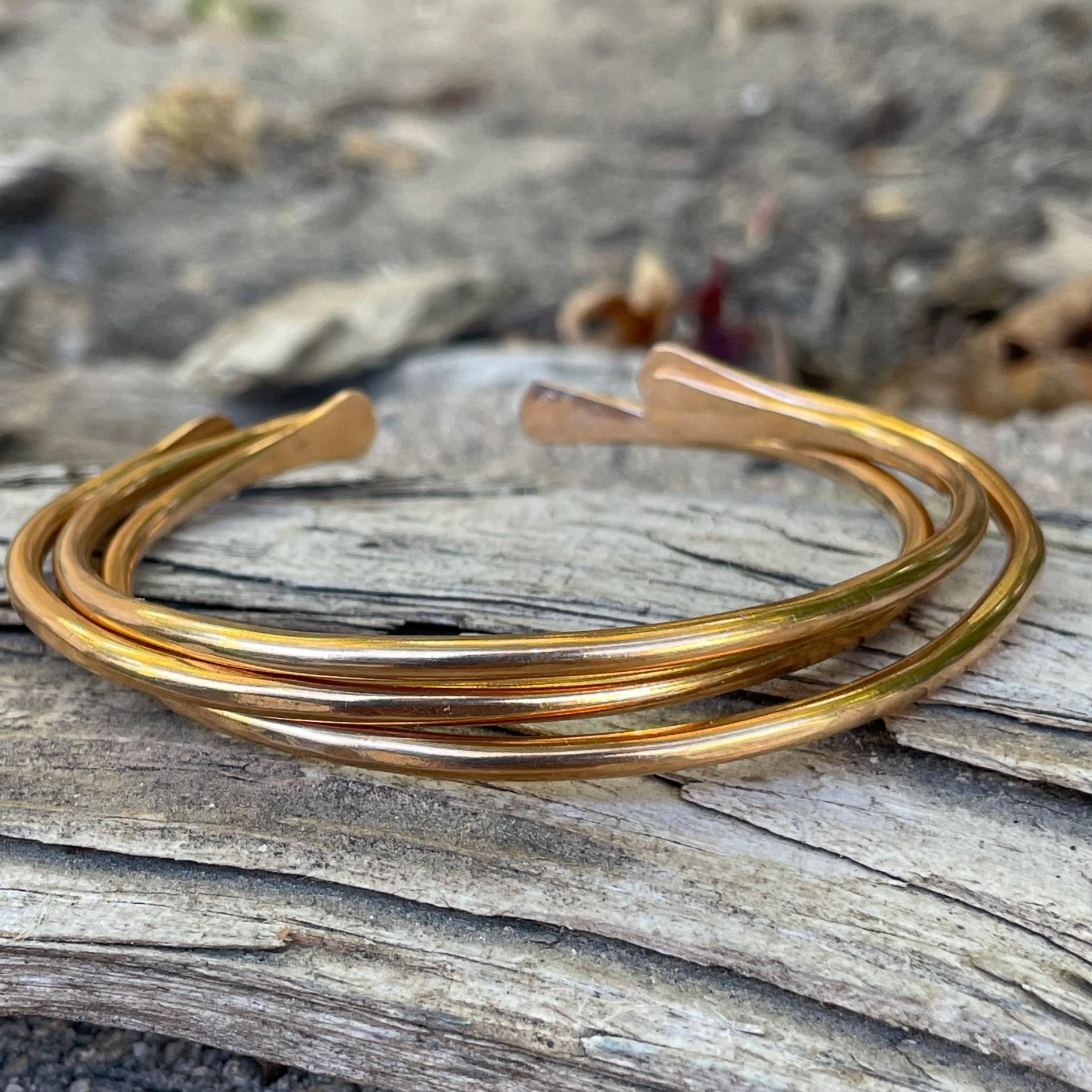 Handgeschmiedete Personalisierte Bronze Armreife Personalisierte Anfangs Manschette Set von GreyByTamaraMello