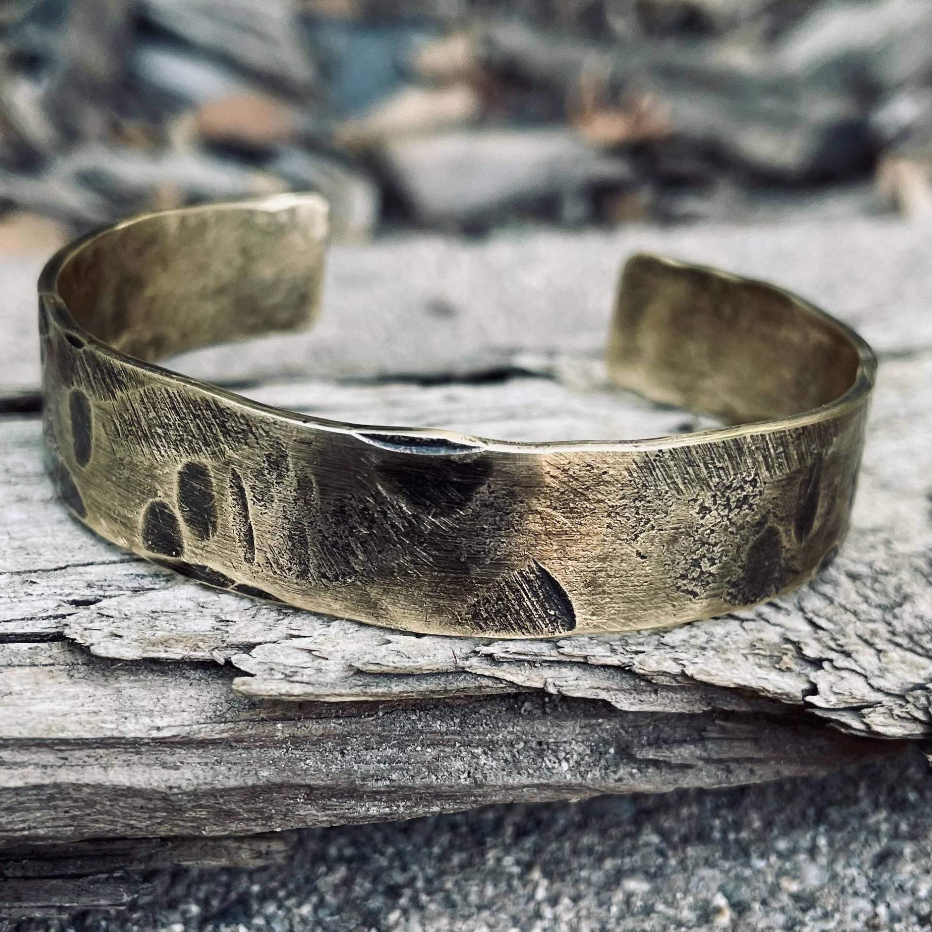 Rustikales Bronze Manschette Armband, Einfache Manschette, Personalisierte Jahrestag 18. Oder 19Th Geschenk, Einzigartige Geschenk Rustikales Bronze Manschette Armband, Einfache Manschette, Personalisierte Jahrestag 18. Oder 19Th Geschenk, Einzigartige Geschenk von GreyByTamaraMello