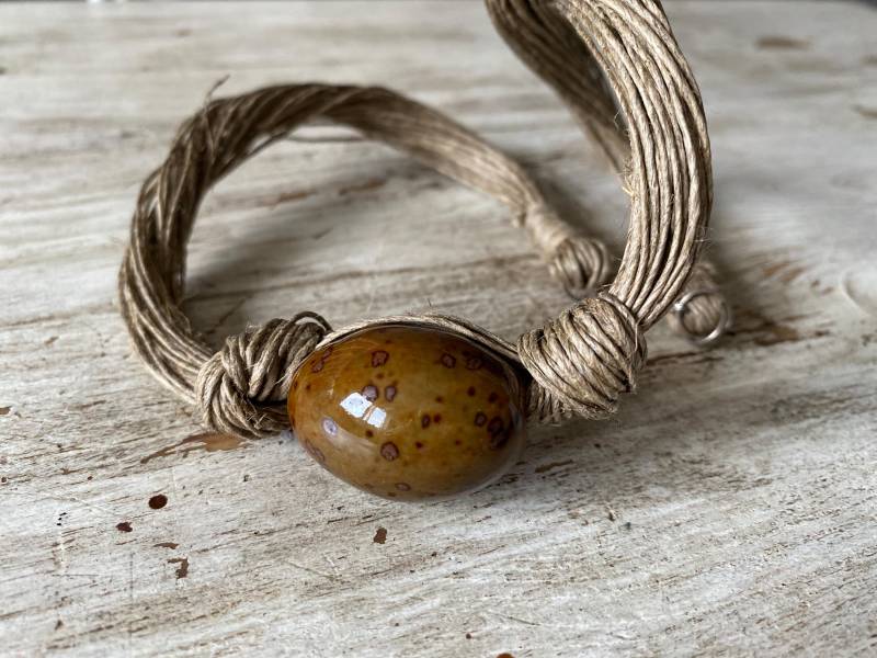 Ceramiczny Nut - Naszyjnik Lniany Ceramiczny Nut - Naszyjnik Lniany von GreyHeartOfStone