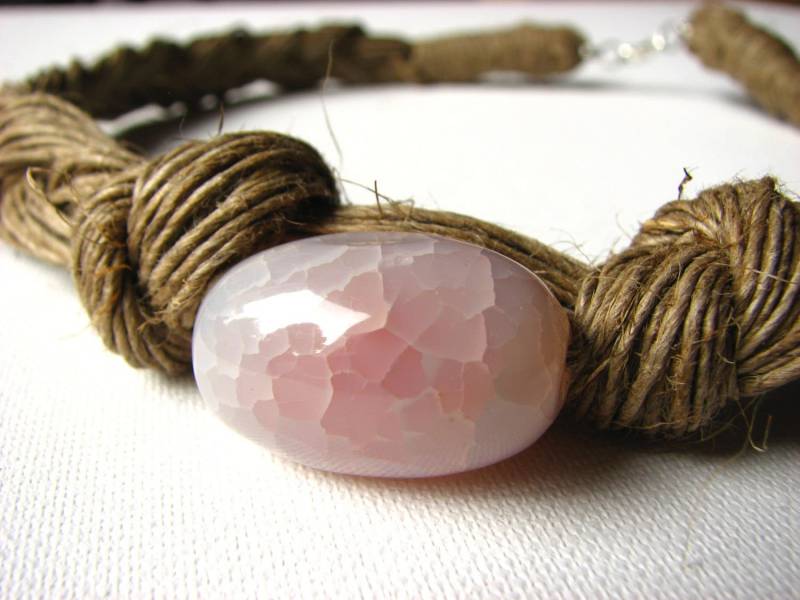 Hellrosa Achat - Leinenkette Hellrosa Achat - Leinenkette von GreyHeartOfStone
