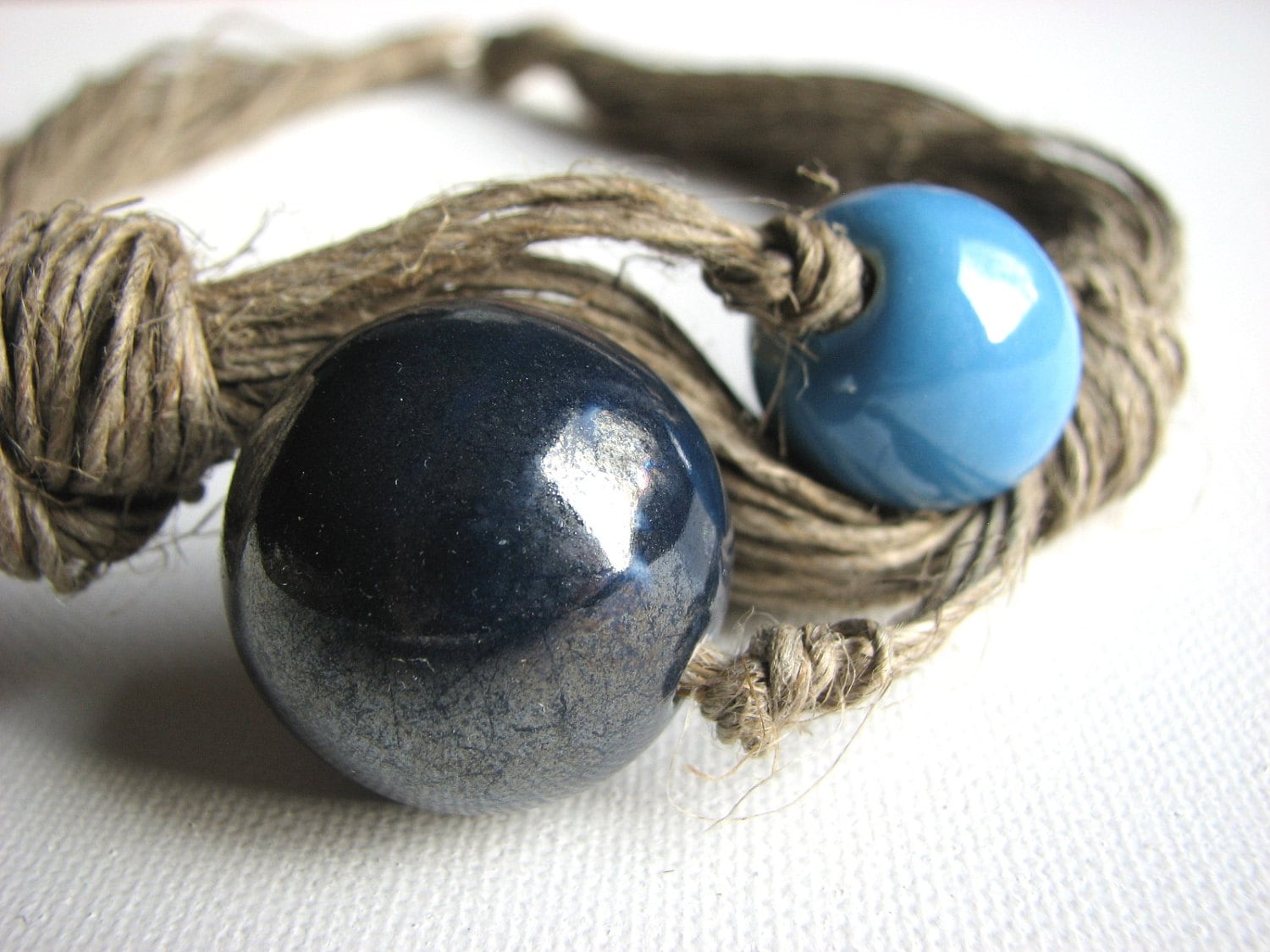 Keramik Blau - Leinenkette von GreyHeartOfStone