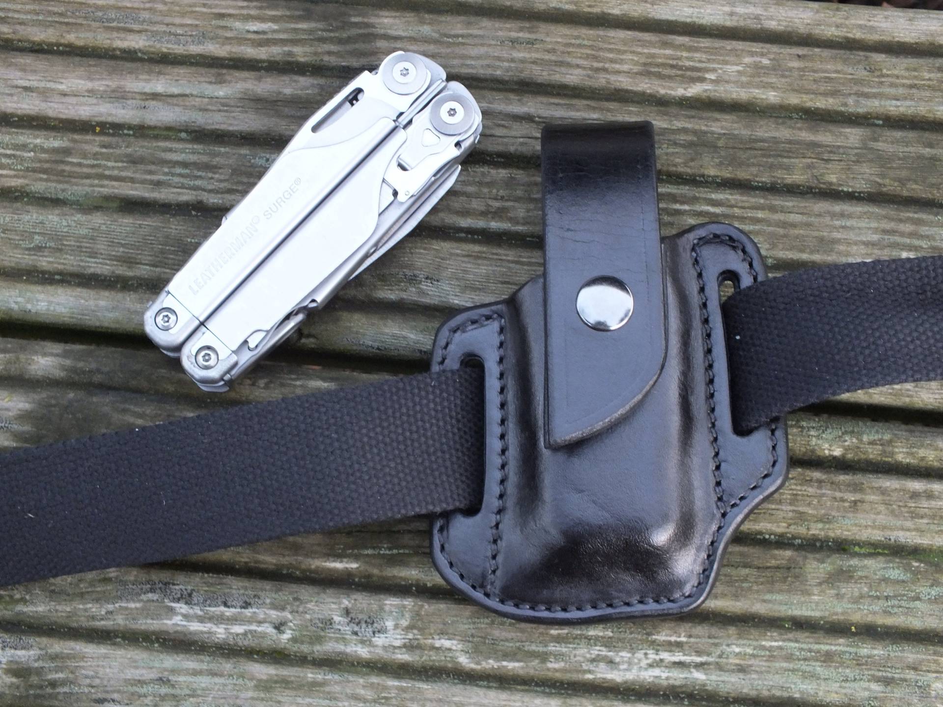 Auf Bestellung Gefertigt. Surge Scheide, Schwarz Auf Bestellung Gefertigt. Surge Scheide, Schwarz von GrhLeather