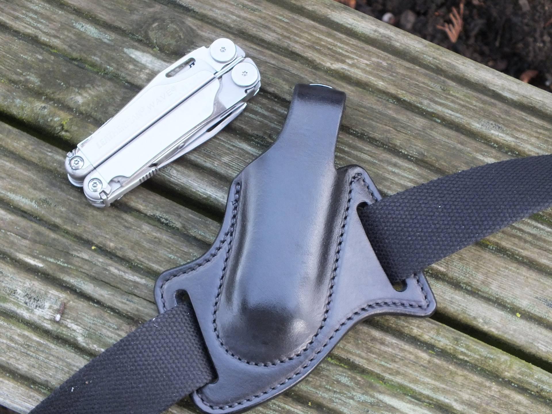 Auf Bestellung. Wave Nach Vorn Tragescheide, Schwarz Auf Bestellung. Wave Nach Vorn Tragescheide, Schwarz von GrhLeather