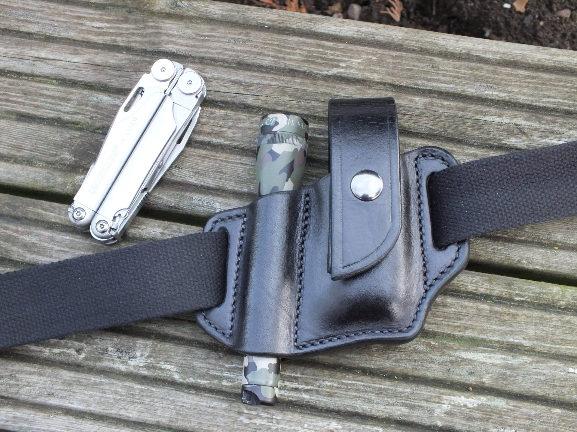 Lederscheide Auf Bestellung, Passend Für Leatherman Wave Charge Oder Rebar Und Double A Mini Maglite Torch Aus Schwarzem Braunem Leder Lederscheide Auf Bestellung, Passend Für Leatherman Wave Charge Oder Rebar Und Double A Mini Maglite Torch Aus Schwarzem Braunem Leder von GrhLeather