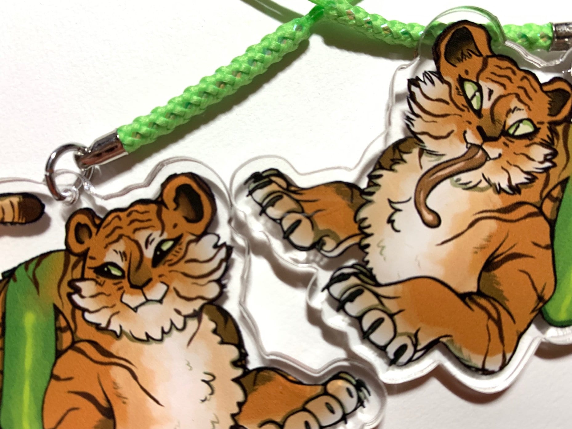 Ausverkauf - Tigerfrosch Schlüsselanhänger/ Doppelseitiger Acryl Charm Schlüsselanhänger Ausverkauf - Tigerfrosch Schlüsselanhänger/ Doppelseitiger Acryl Charm Schlüsselanhänger von GriSoleil