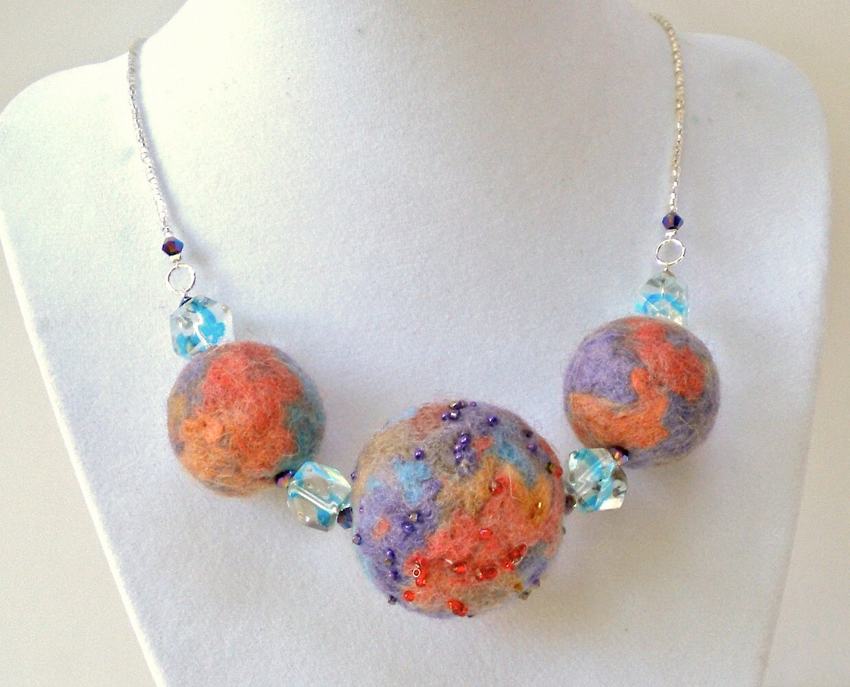 Halskette Multi Color Filzperlen Halskette Multi Color Filzperlen von GrievousAngelDesigns