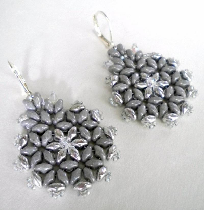 Ohrringe Rauchgrau Und Chrom Beadweave Hand Genäht von GrievousAngelDesigns