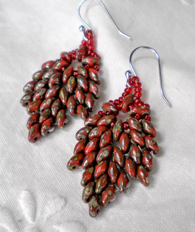 Ohrringe Rote Eichenblätter Beadweave Hand Genäht von GrievousAngelDesigns