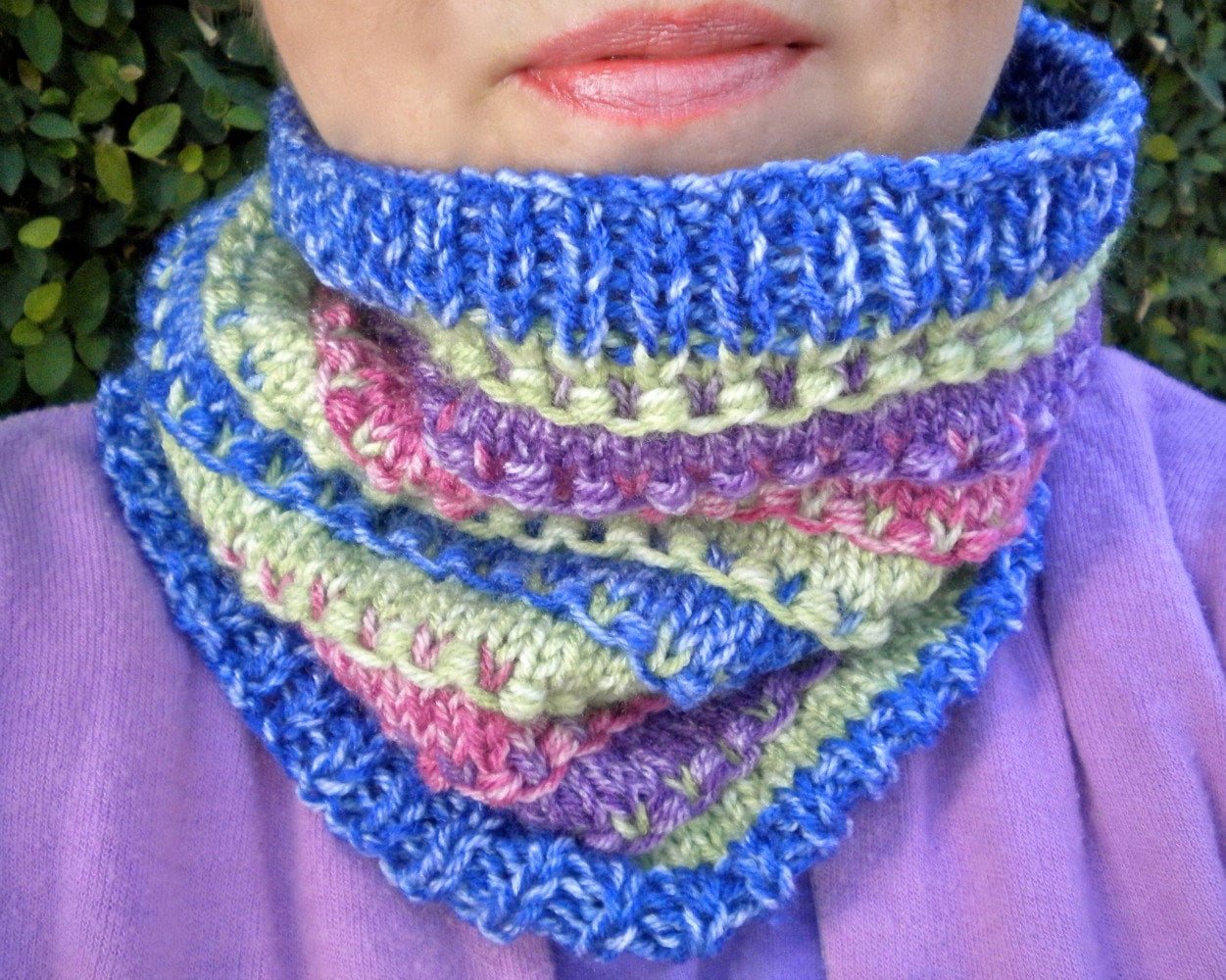 Rindshalswärmer Strick Multicolor Streifen Leicht Rindshalswärmer Strick Multicolor Streifen Leicht von GrievousAngelDesigns