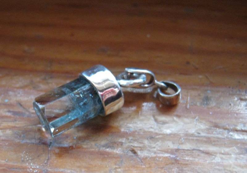 Auf Bestellung Rohedelstein Mineral Probe Schwarz Turmalin Rosa Grün Anhänger Halskette Sterling Silber Handmade Boho Schmuck von GriffinsNestJewelry