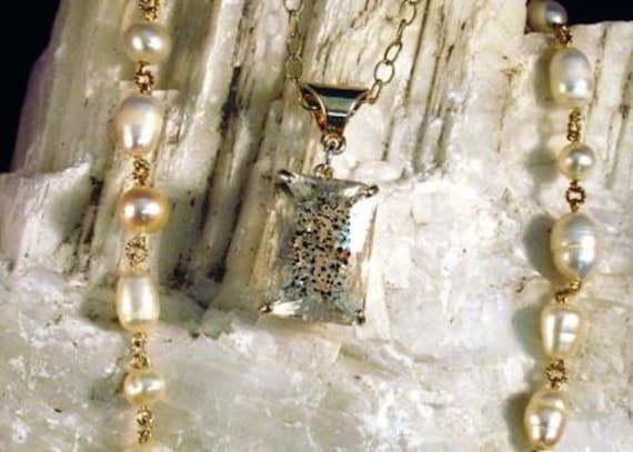 Natures Snow Globe The Lepidocrosite Quartz Anhänger in Sterling/Gratis Omega Halshaken Inklusive von GriffinsNestJewelry