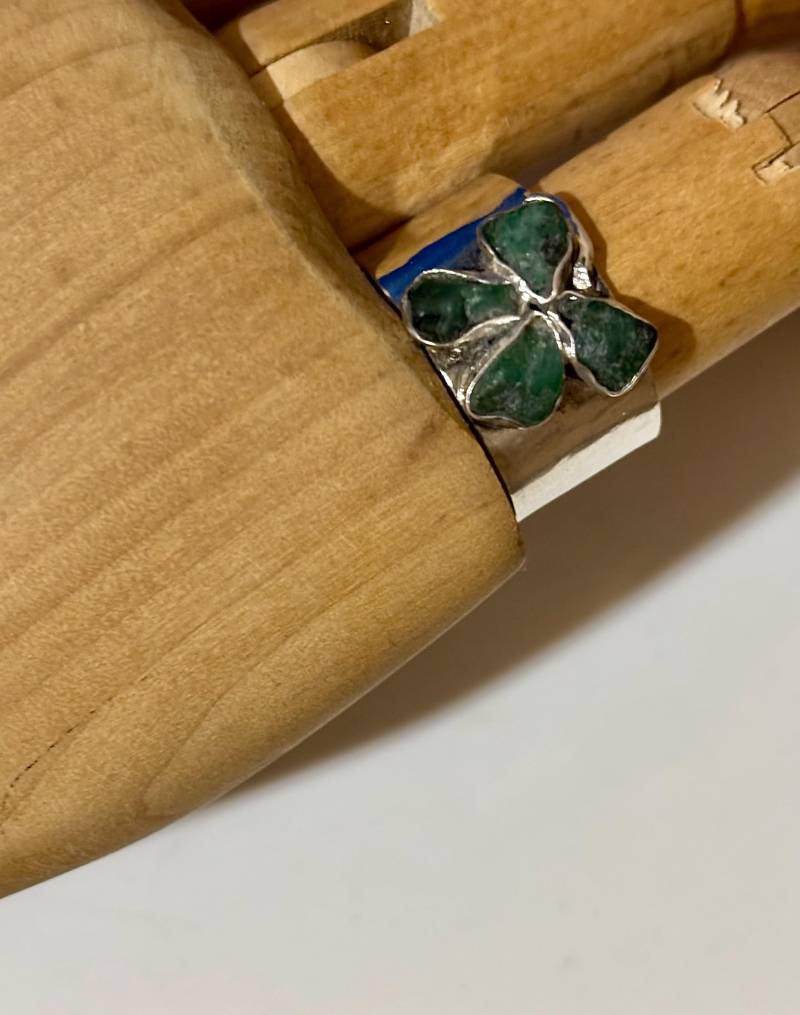 Vierblättriges Kleeblatt Glücksklee Ring Echte Rohe Smaragd Sterling Silber Handmade Größe 5 6 7 8 9 10 11 Unisex Benutzerdefinierte Feinen Schmuck von GriffinsNestJewelry
