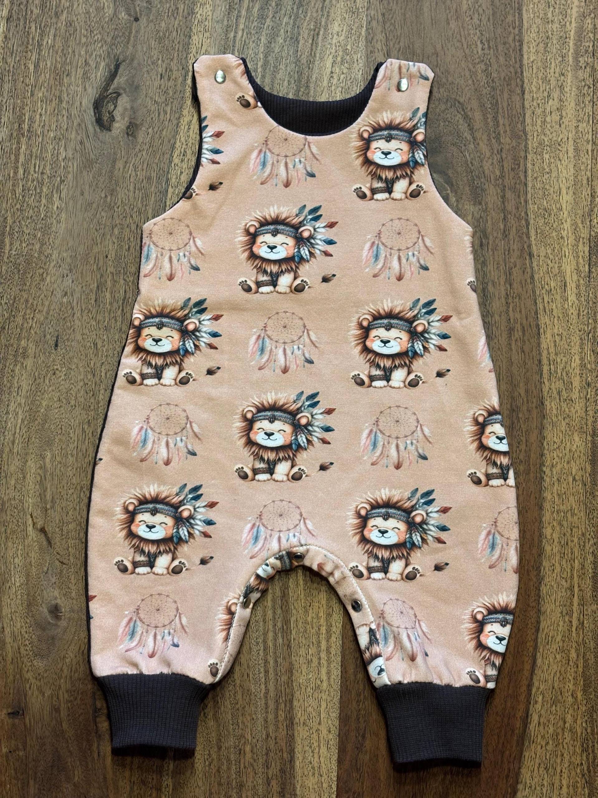 Babystrampler Mit Wickelöffnung Babystrampler Mit Wickelöffnung von GrimblysByAnna