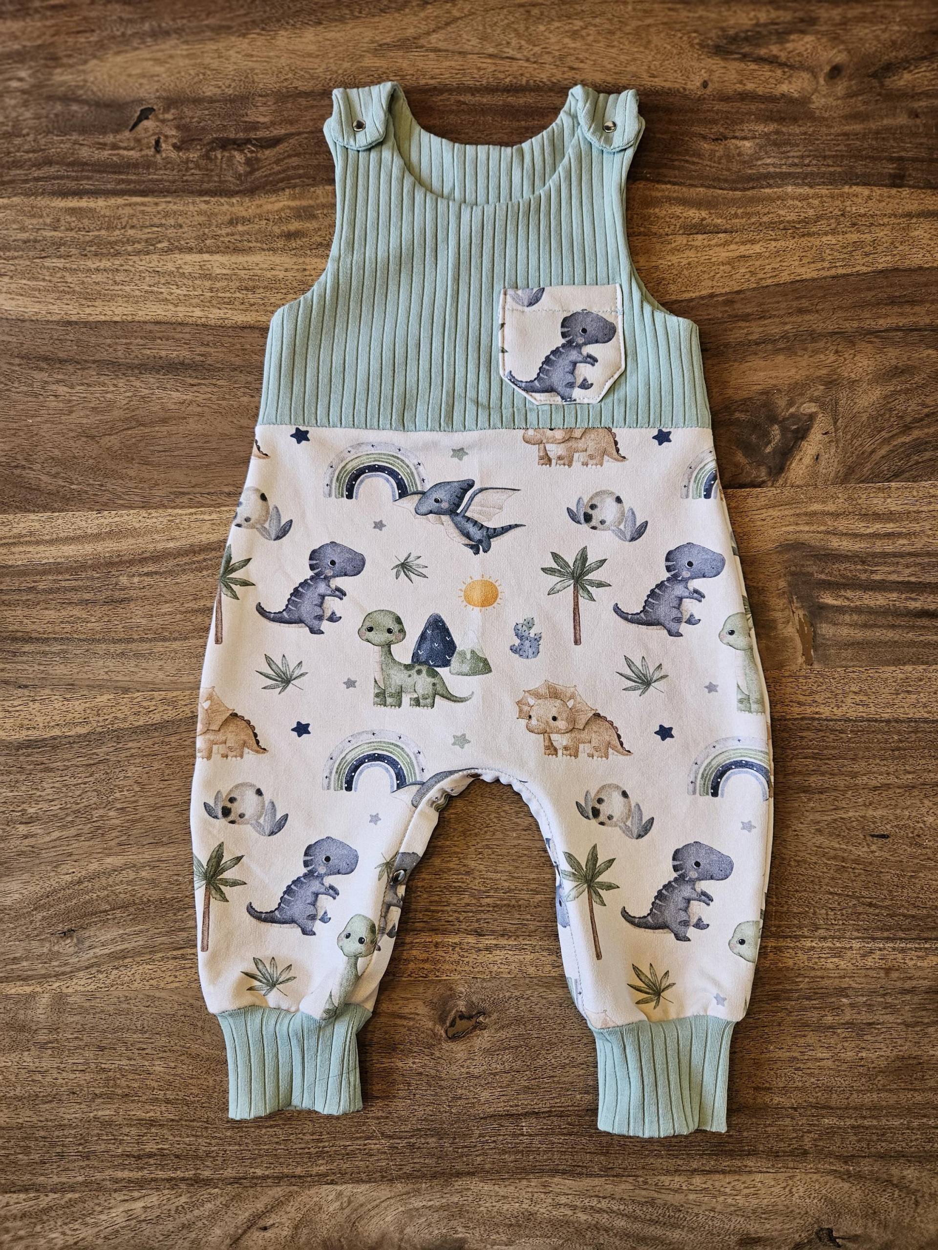 Babystrampler Mit Wickelöffnung Babystrampler Mit Wickelöffnung von GrimblysByAnna