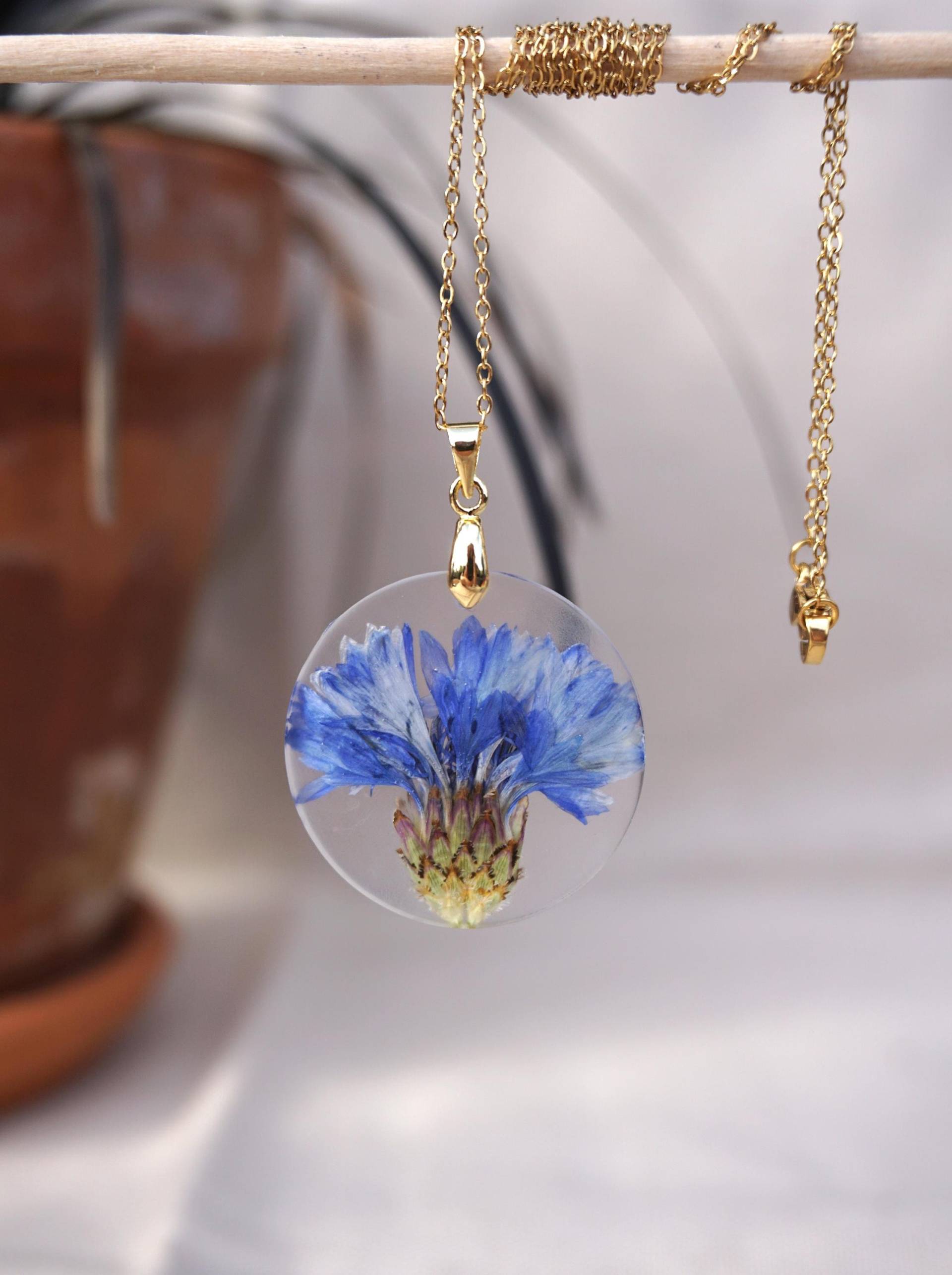 Kette Mit Kornblumen Epoxidharzanhänger Rund Kette Mit Kornblumen Epoxidharzanhänger Rund von GrimmerGoods