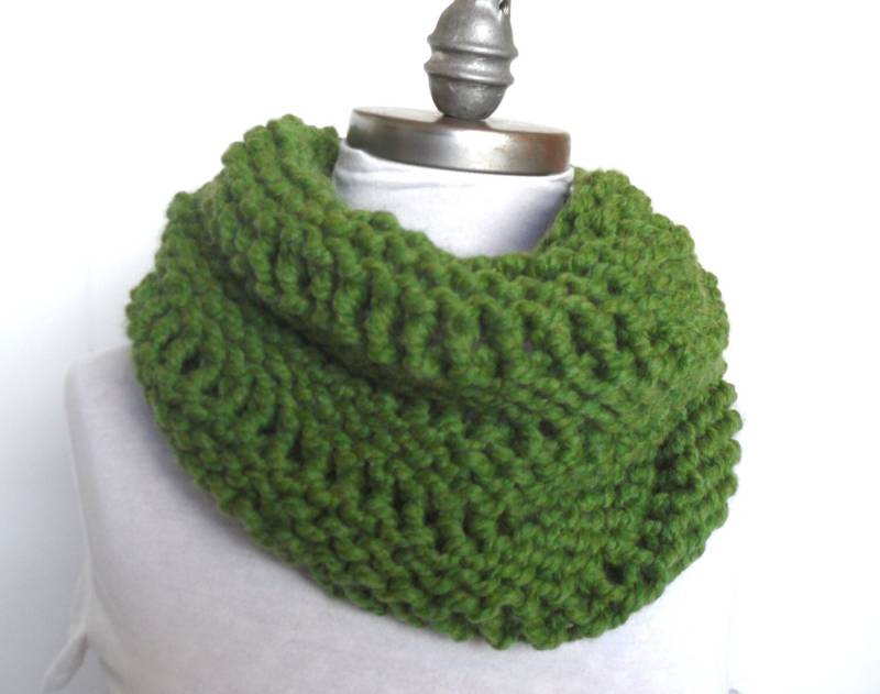 Grüner Grobstrick Schal Wolle-Mischung Schal Grüner Grobstrick Schal Wolle-Mischung Schal von GrizzlyKnits