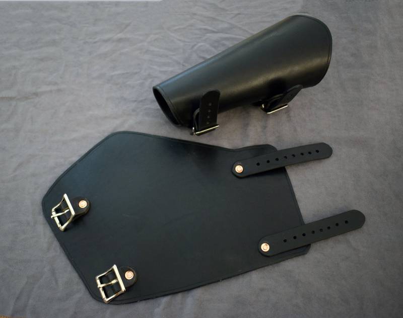 Greenwood Leder Armspangen Unterarmschutz von GrommetsLeathercraft