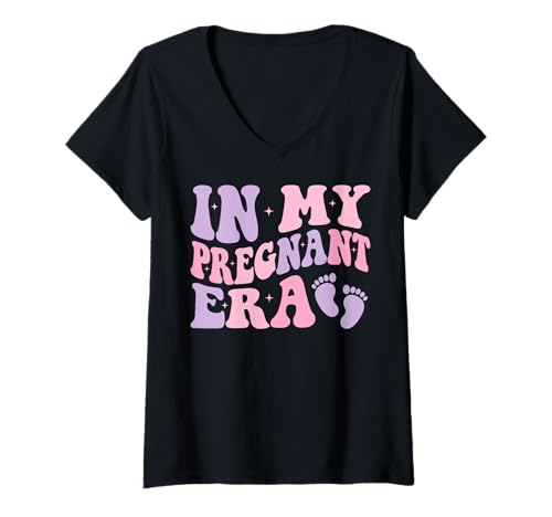 Damen In My Pregnant Era Lustige Schwangerschaftsankündigung Schwanger T-Shirt mit V-Ausschnitt Damen In My Pregnant Era Lustige Schwangerschaftsankündigung Schwanger T-Shirt mit V-Ausschnitt von Groovy In My Pregnant Era