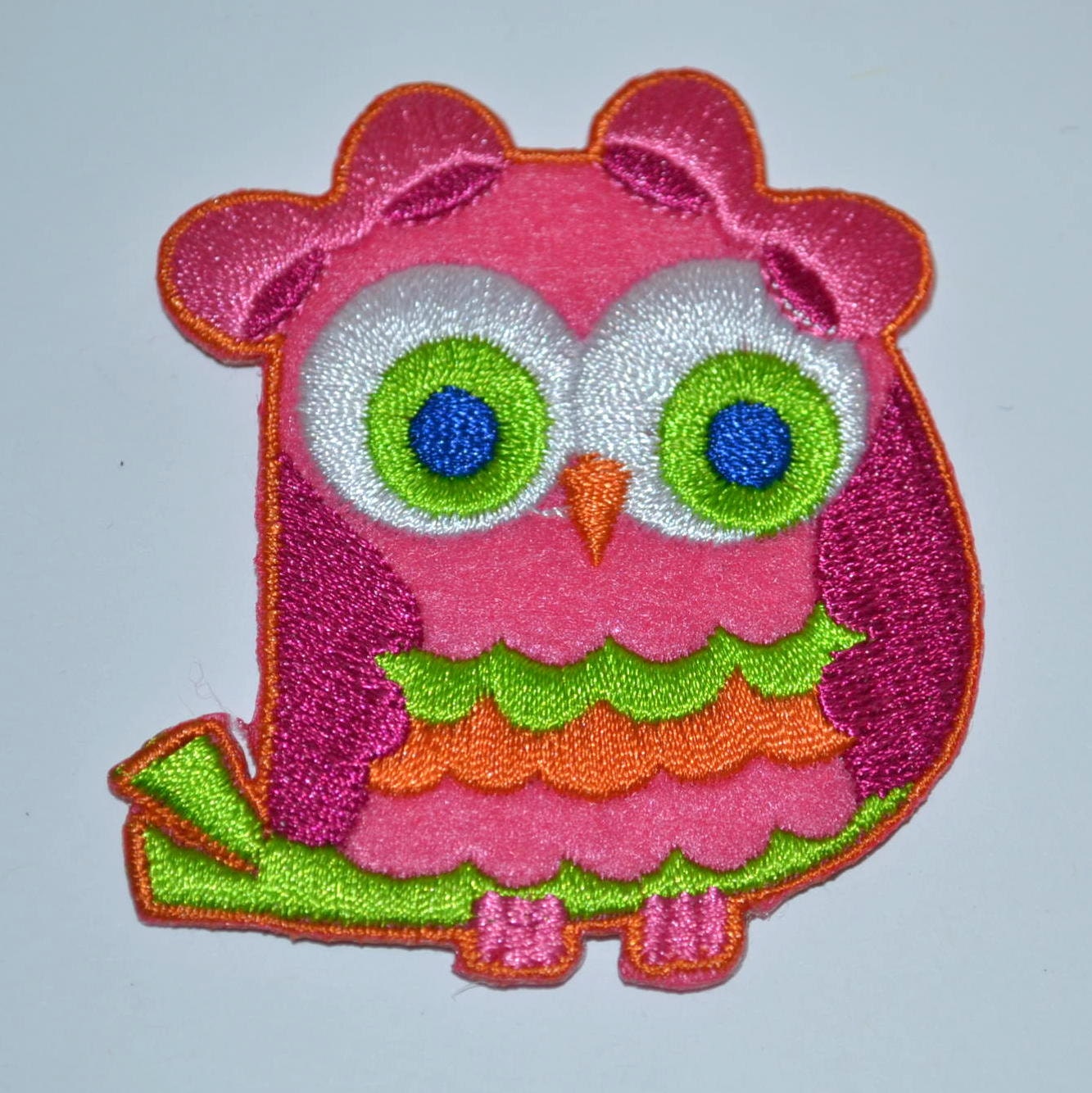 Hot Pink Whooting Eule Groovy Multi-Farben Gestickt Eisen Auf Patch Applikation 6, 5 cm Hot Pink Whooting Eule Groovy Multi-Farben Gestickt Eisen Auf Patch Applikation 6, 5 cm von Groovy61Vibes
