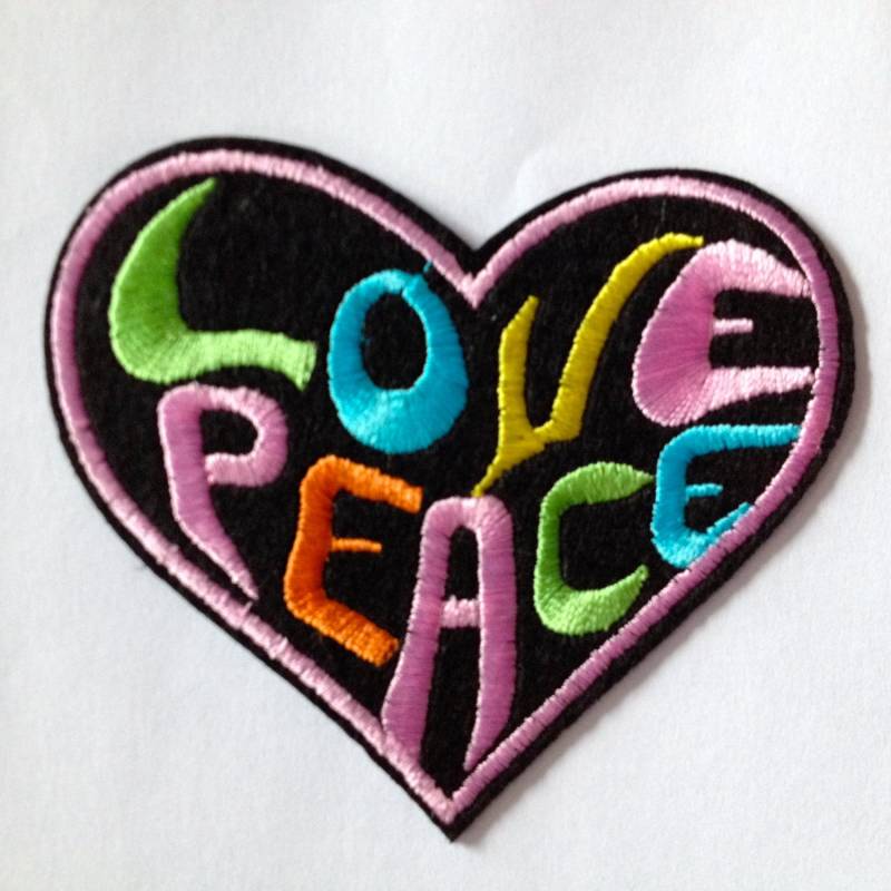 Love & Peace Regenbogen Patch - Herzförmige Filz Gestickte Hippie Applikation von Groovy61Vibes