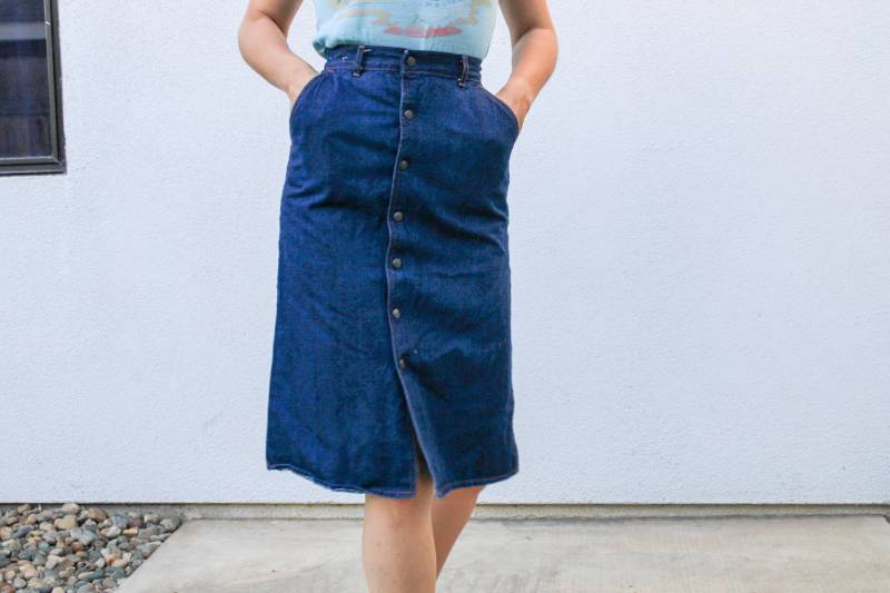 Vintage 70Er 80Er Maxi Denim Jeansrock Button Dark Wash Disco Tres Jolie 24" von GroovyGarmentsVTG