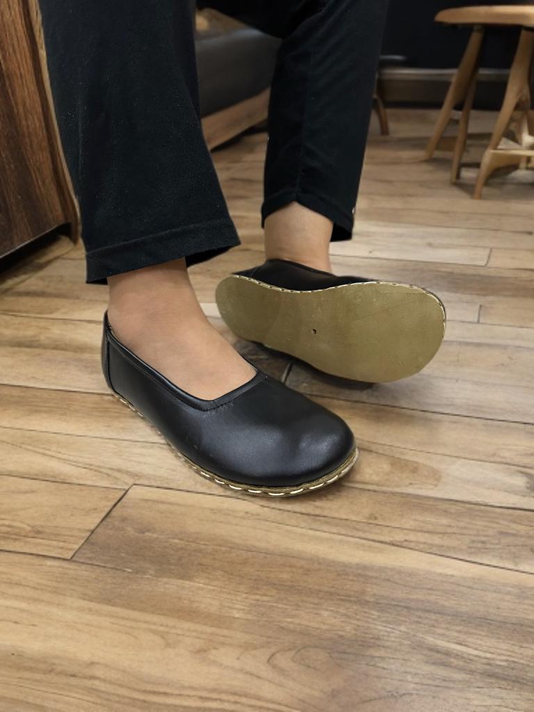 Black Leather Barefoot Ballerinas, Handmade Zero Drop Slip-Ons, Grounding Minimalist Shoes von Groudingschuhe
