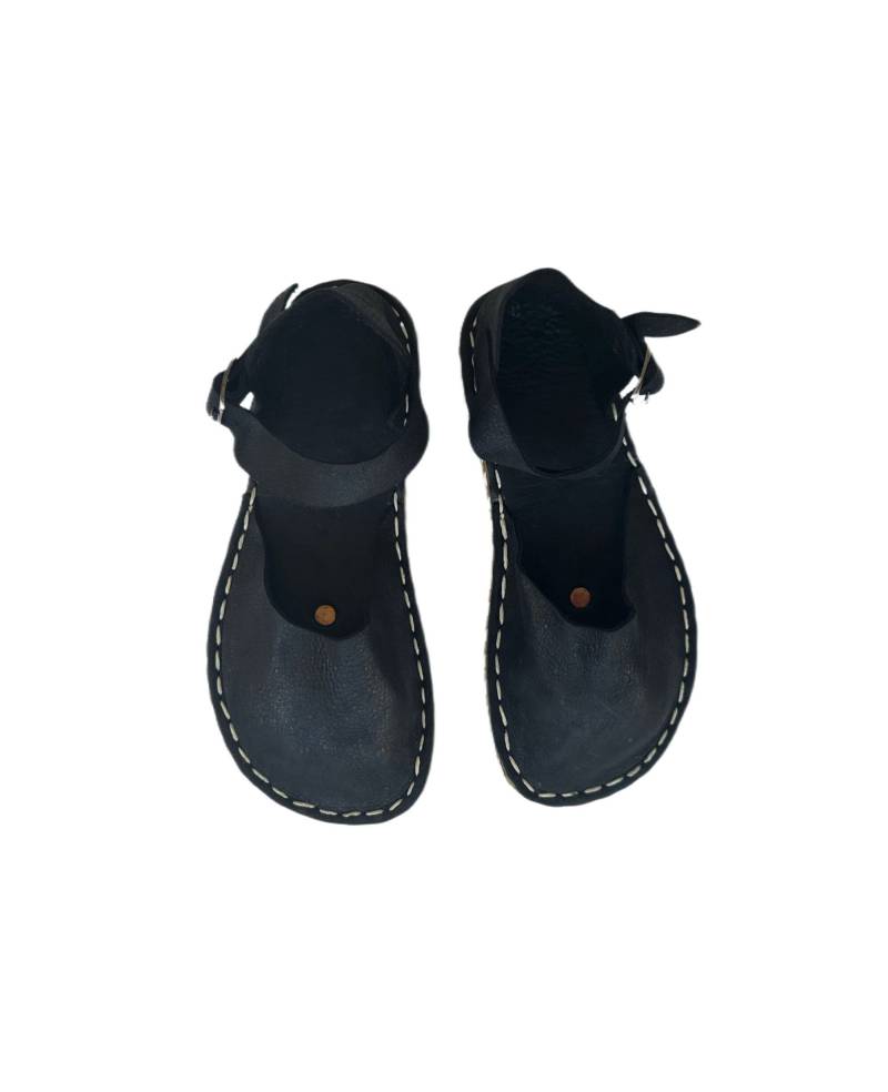 Womens Grounding Sandals | Black Handmade Leather Copper Rivets Closed Toe von Groudingschuhe