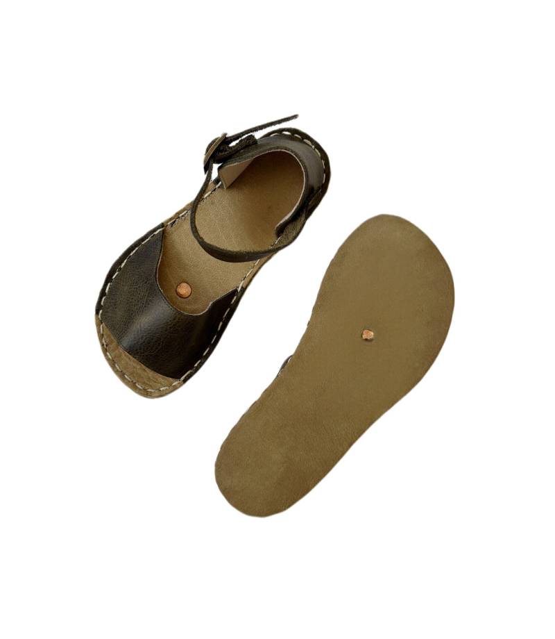 Womens Barefoot Sandals | Khaki Green Coloring Grounded Wide Copper Rivets Minimalist Footwear von Groudingschuhe