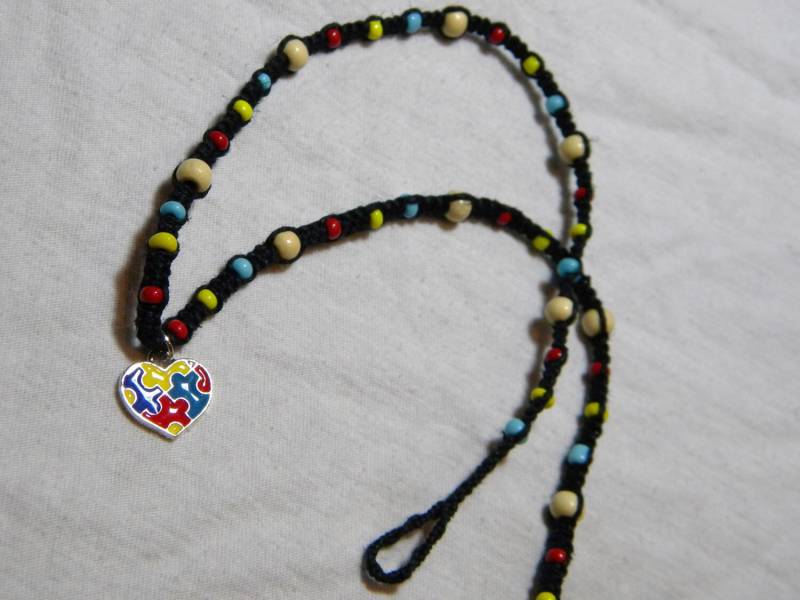 Puzzleteil Herz Hanf Halskette, Autismus Mehrfarbige Puzzle Schmuck von GrowingGroovy
