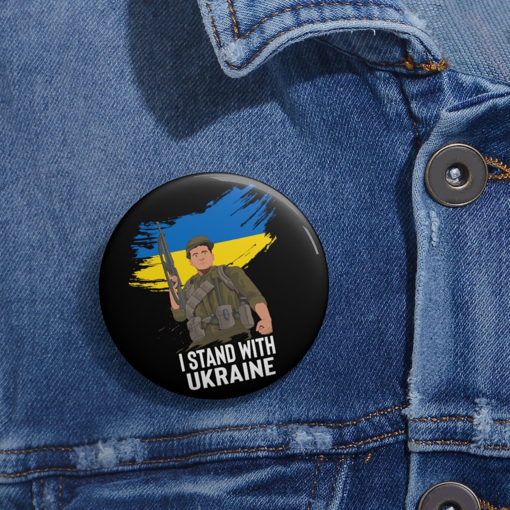 Support Ukraine Ständer Mit Flagge Symbol Solidarität Der Zelensky Spruch Pin Button Custom Buttons Support Ukraine Ständer Mit Flagge Symbol Solidarität Der Zelensky Spruch Pin Button Custom Buttons von GrowingandGoing
