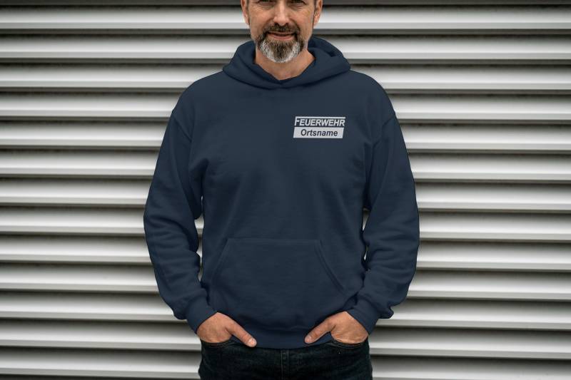 Feuerwehrhoodie Mit Reflektierendem Aufdruck Feuerwehrhoodie Mit Reflektierendem Aufdruck von GruenbergStudio