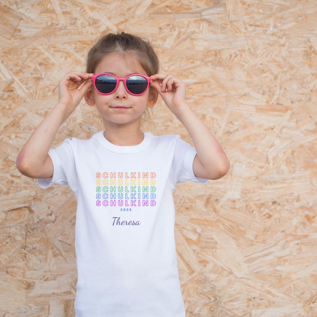 Schulkind 2025 Personalisiertes T-Shirt Erster Schultag Tshirt Einschulung Mit Namen Bio-Baumwolle Schulkind 2025 Personalisiertes T-Shirt Erster Schultag Tshirt Einschulung Mit Namen Bio-Baumwolle von GrueneLibelleDesigns