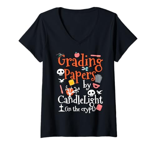 Damen Grading Papers by Candle Light Teacher Halloween T-Shirt mit V-Ausschnitt Damen Grading Papers by Candle Light Teacher Halloween T-Shirt mit V-Ausschnitt von Gruseliges 31. Oktober Design Halloween