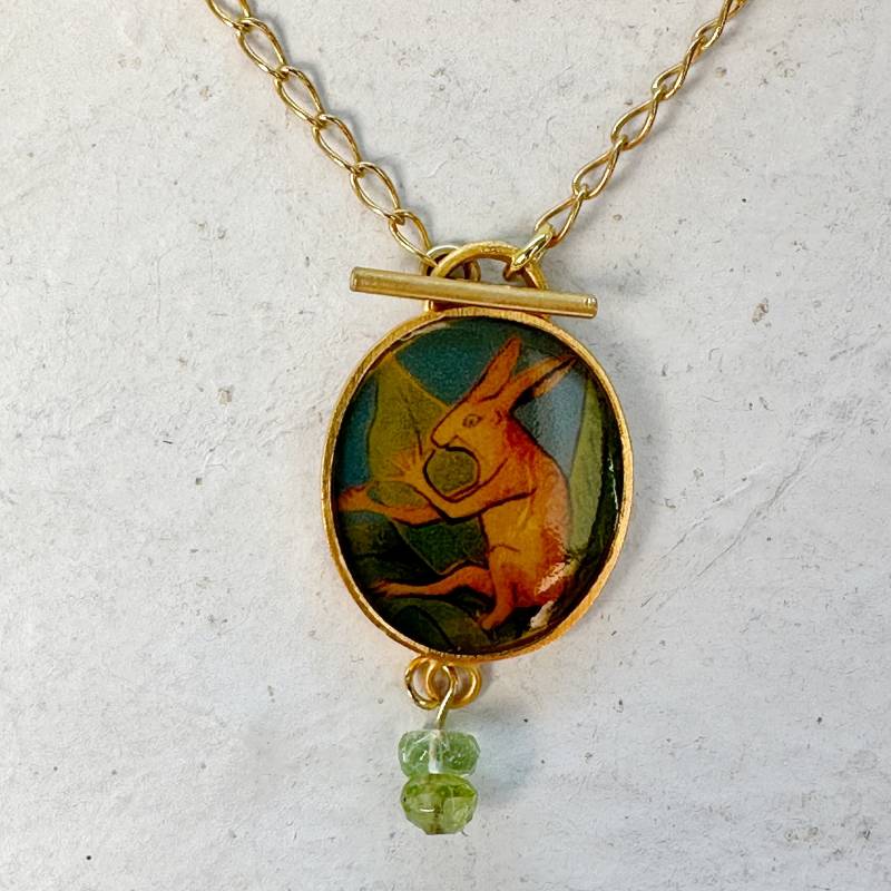 Goldanhänger Mit Hase Und Peridot von GudrunRothSchmuck