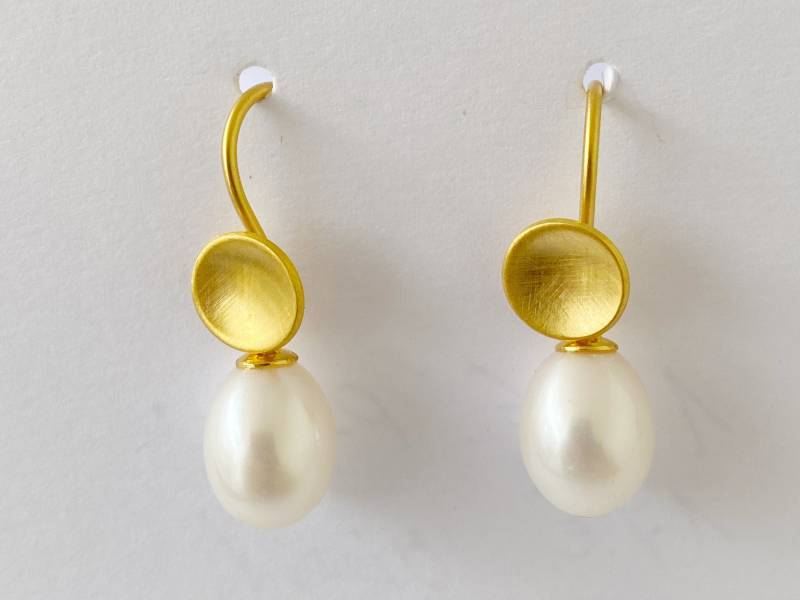 Goldene Ohrringe Perle von GudrunRothSchmuck