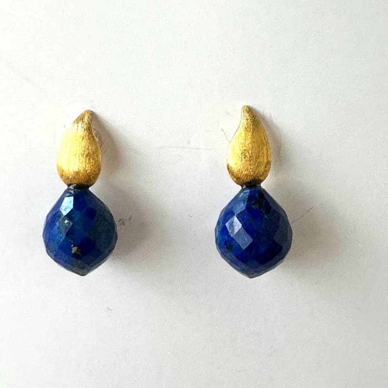 Goldene Ohrstecker Mit Lapis Lazuli Tropfen von GudrunRothSchmuck