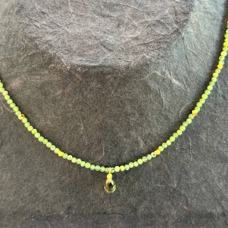 Grüne Jade Kette Mit Citrin Anhänger von GudrunRothSchmuck