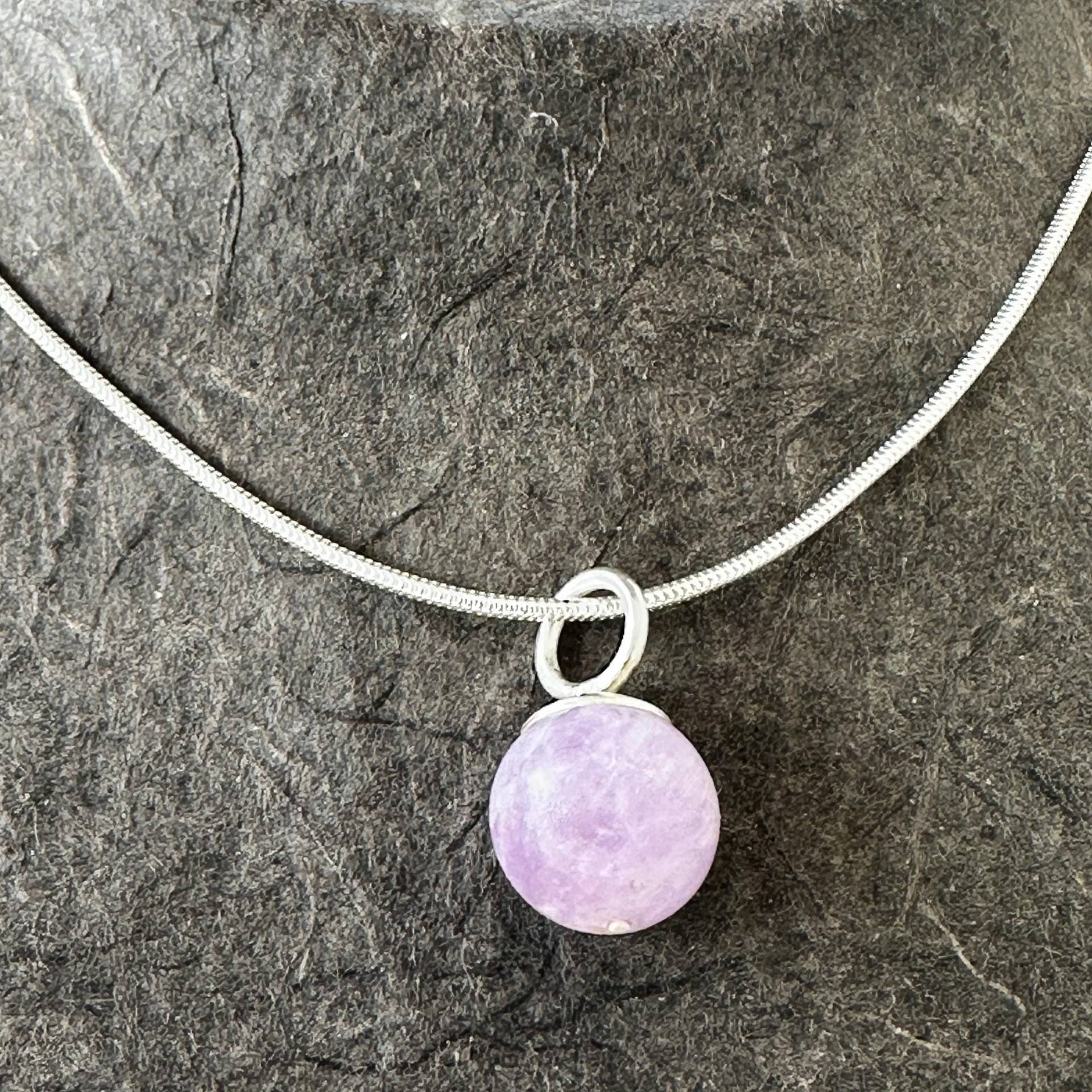 Heller Amethyst Kugelanhänger Silber von GudrunRothSchmuck