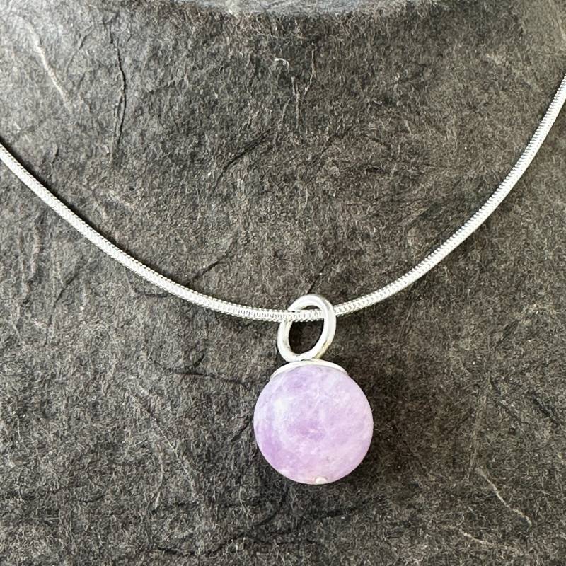 Heller Amethyst Kugelanhänger Silber von GudrunRothSchmuck